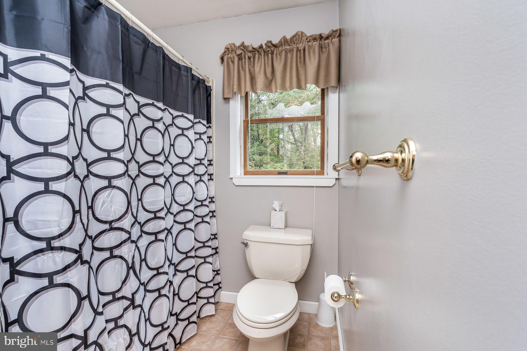 330 Claiborne Road Pasadena, MD 21122 - Photo 24 of 63 BATHROOM ON MAIN LEVEL