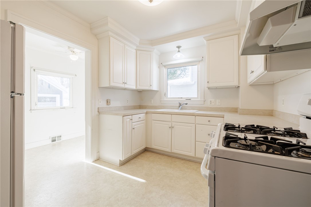 43 Britton Road Rochester, NY 14612 - Photo 10 of 23