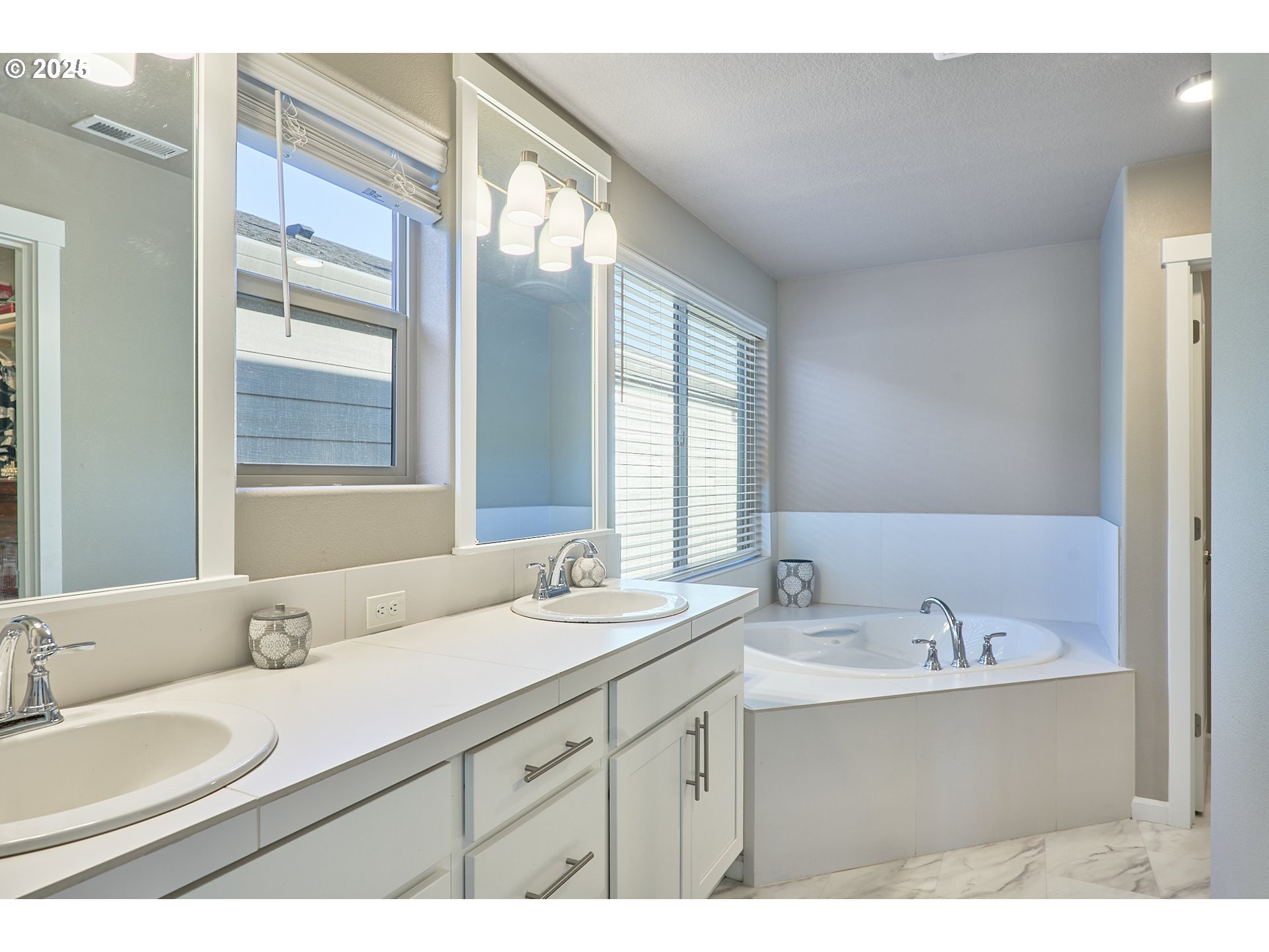 4844 Southwest 179th Avenue Beaverton, OR 97078 - Photo 14 of 22