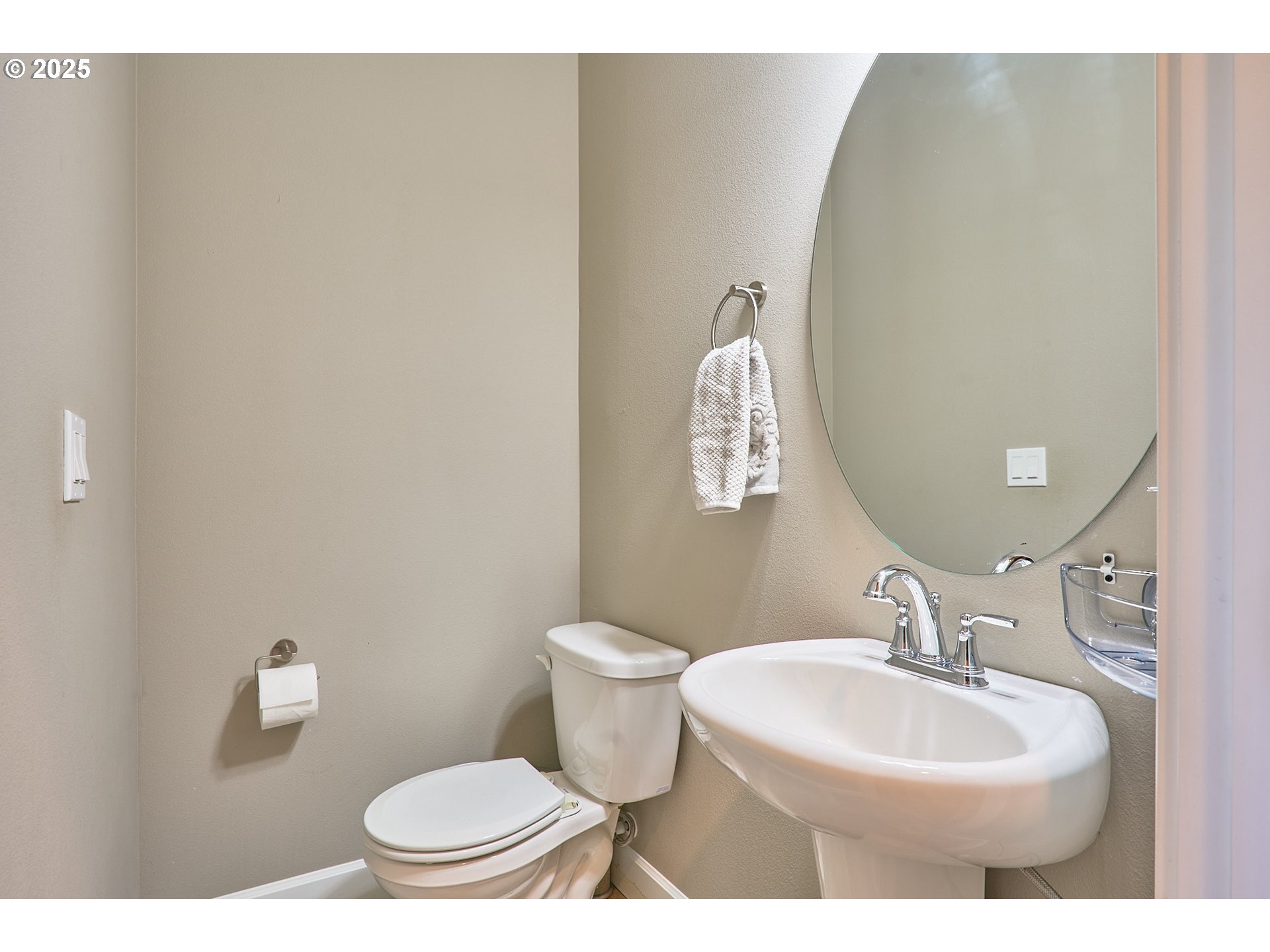 4844 Southwest 179th Avenue Beaverton, OR 97078 - Photo 4 of 22