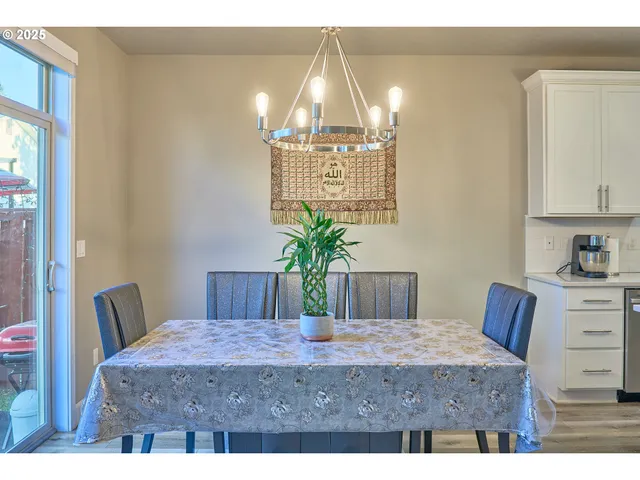 $560,000 | 4844 Southwest 179th Avenue, Beaverton, OR 97078