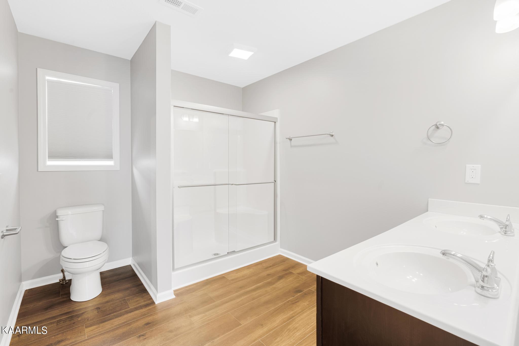 7356 Ladd Road Powell, TN 37849 - Photo 20 of 28 Owner's en-suite bathroom