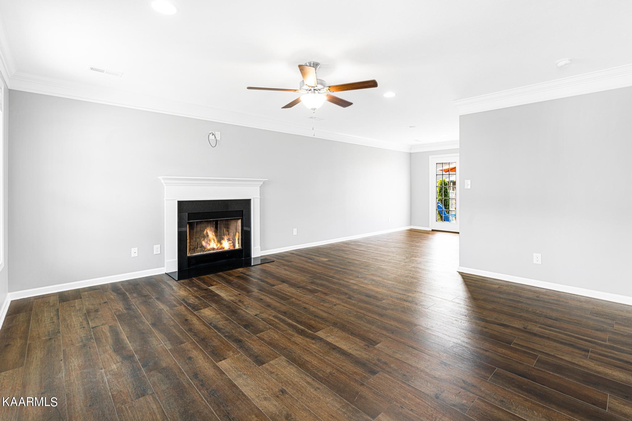 7356 Ladd Road Powell, TN 37849 - Photo 5 of 28 Living Room