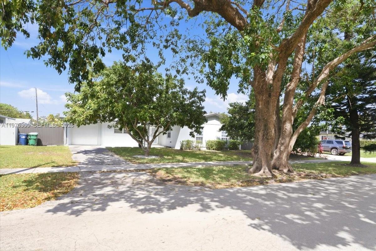 9825 Southwest 196th Street Cutler Bay, FL 33157 - Photo 5 of 62