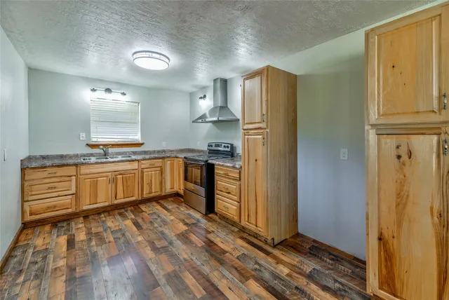 $1,395 | 11140 Farm To Market 256, Colmesneil, TX 75938