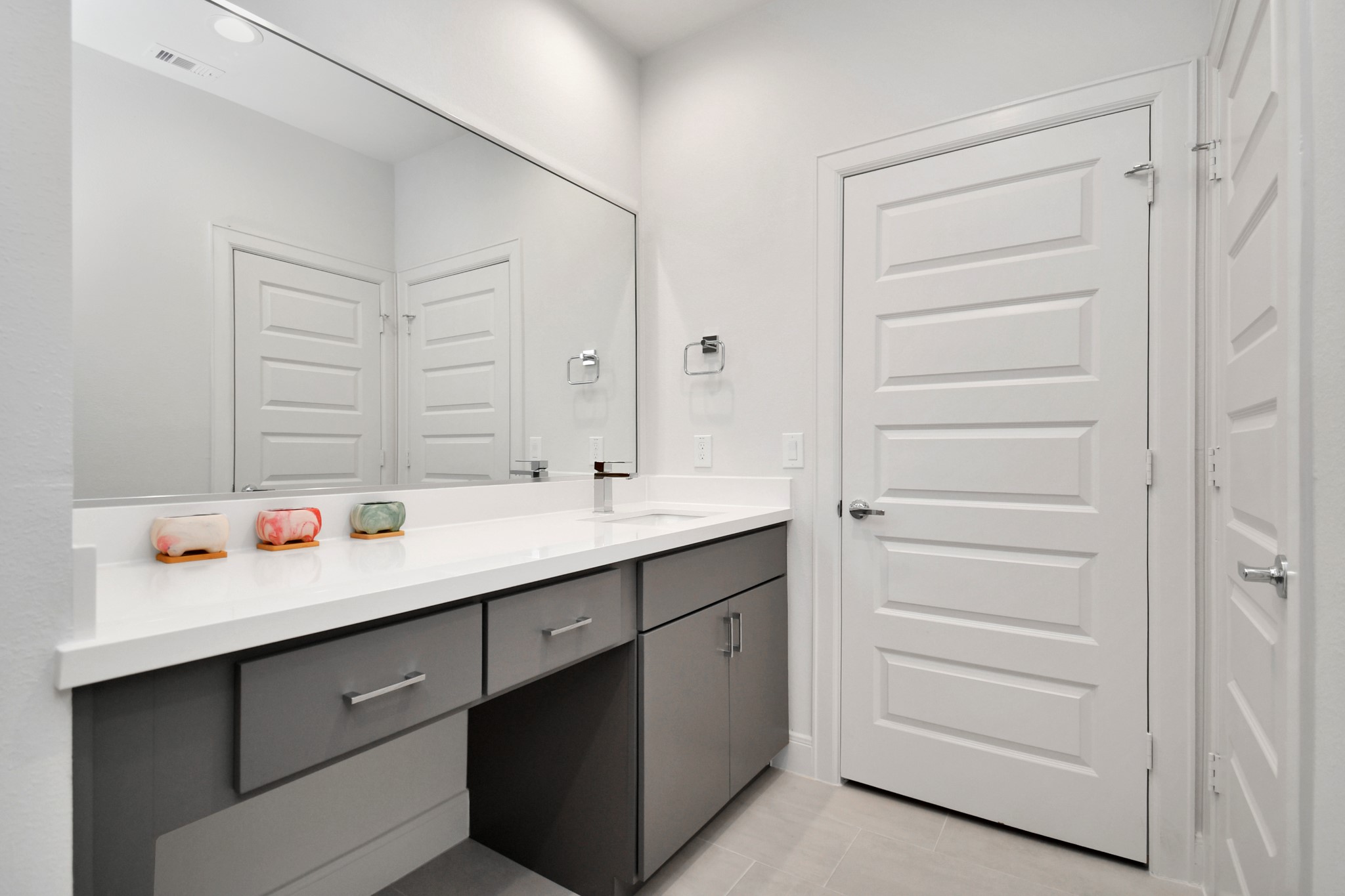 1905 Maury Street, Unit A Houston, TX 77026 - Photo 11 of 44 a bathroom with a sink and a mirror