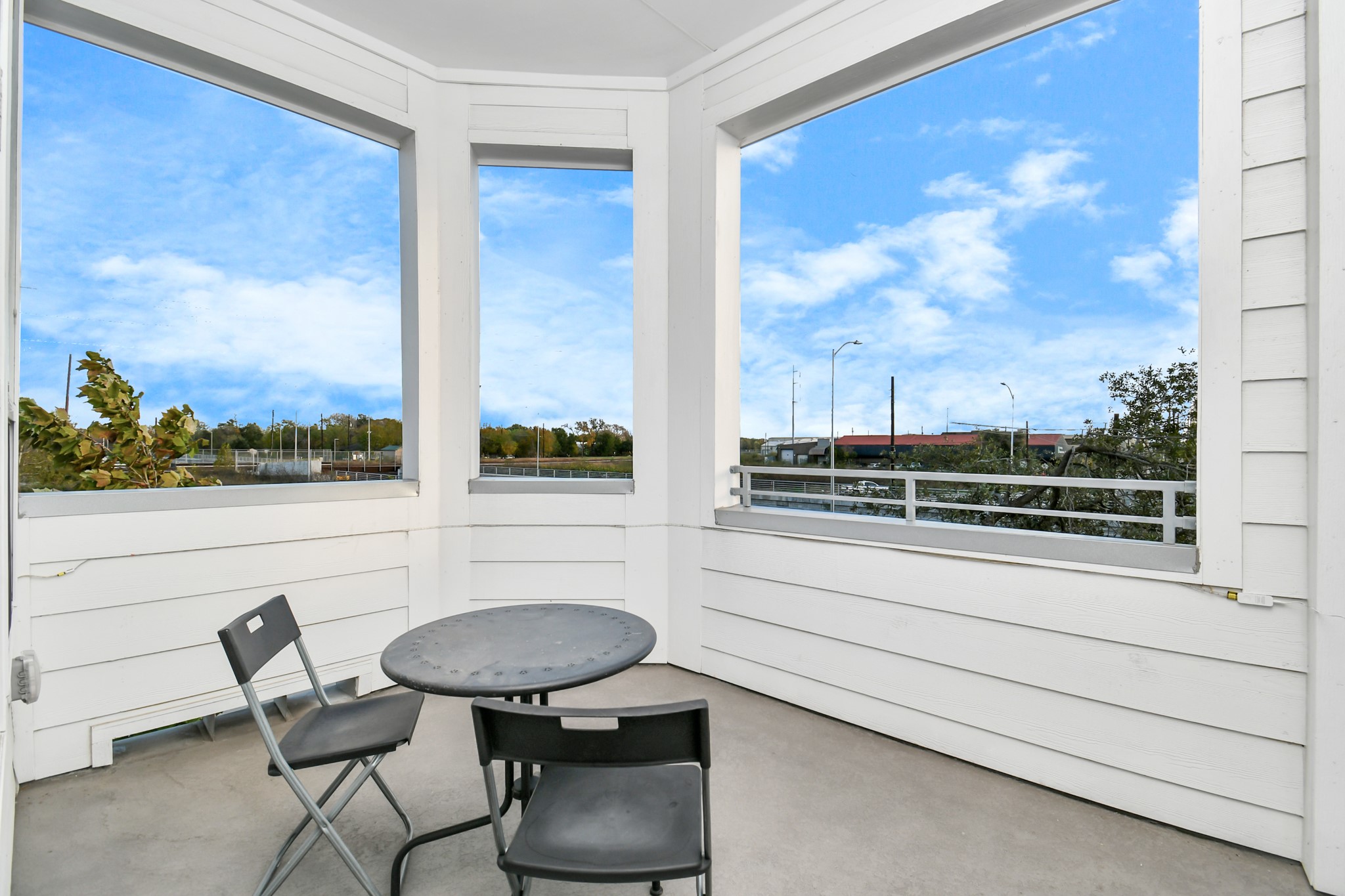 1905 Maury Street, Unit A Houston, TX 77026 - Photo 40 of 44 a view of a chairs and table in a terrace