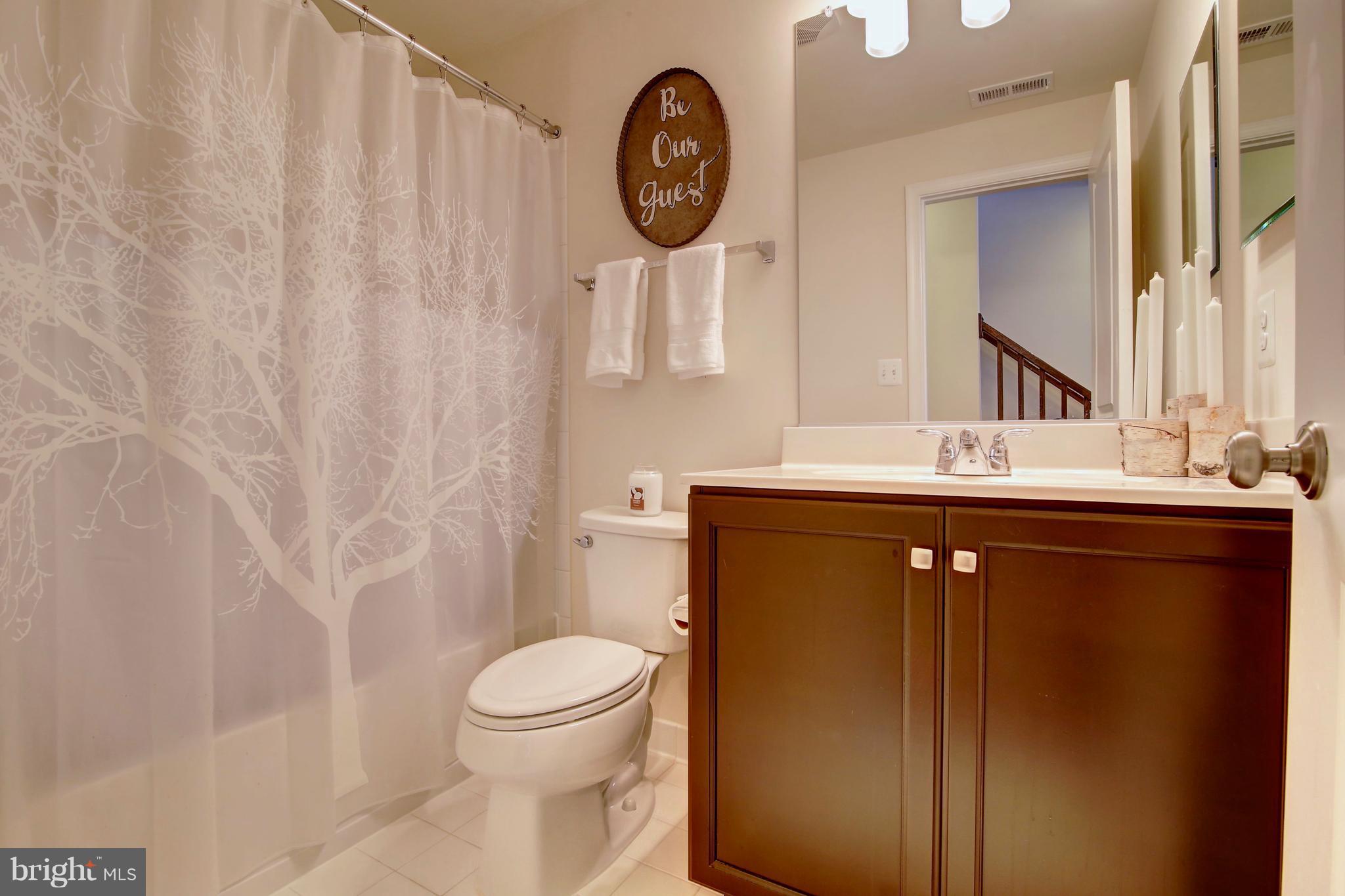 42249 Riggins Ridge Terrace Ashburn, VA 20148 - Photo 26 of 28 Bath