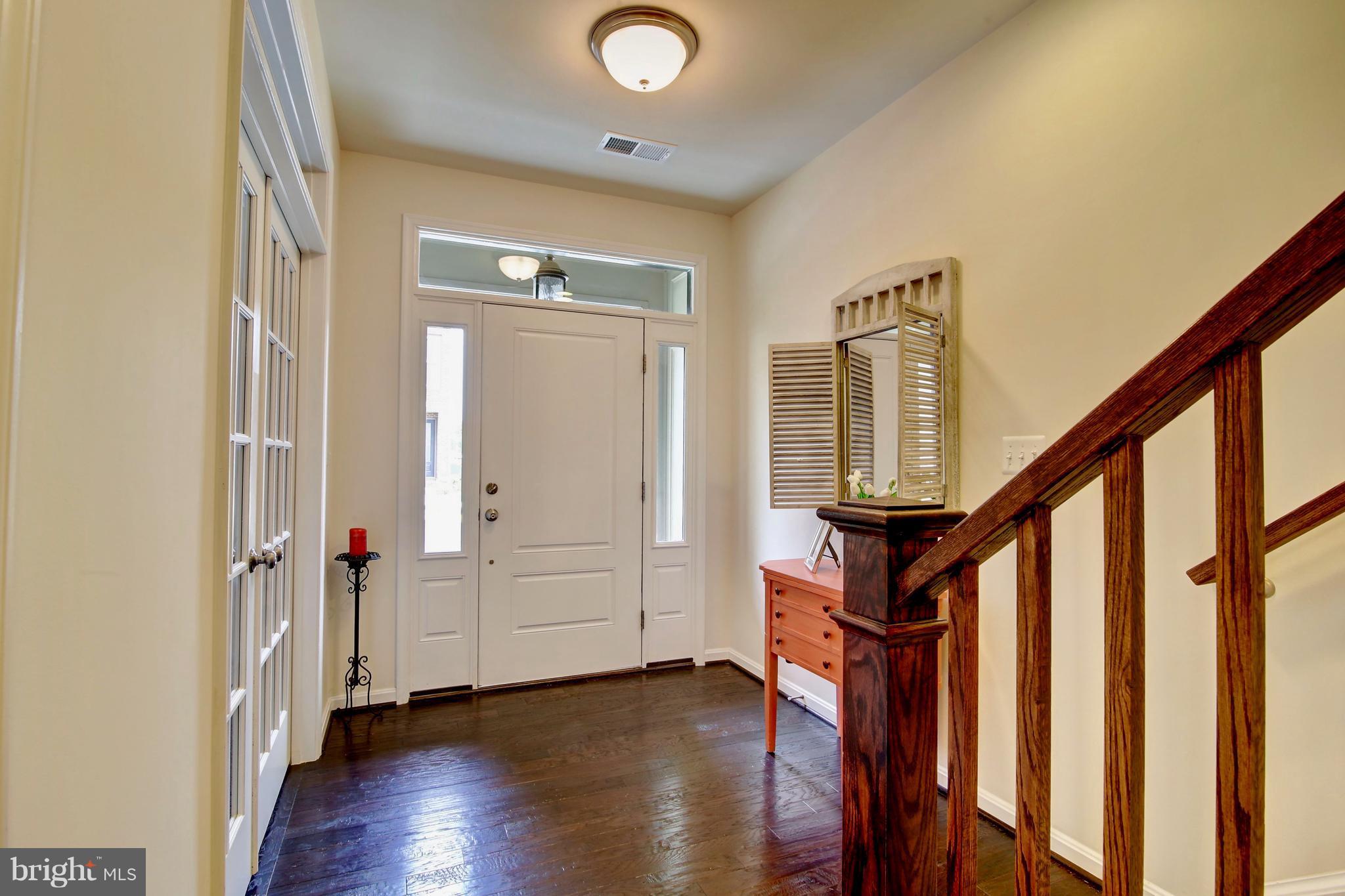 42249 Riggins Ridge Terrace Ashburn, VA 20148 - Photo 4 of 28 Foyer