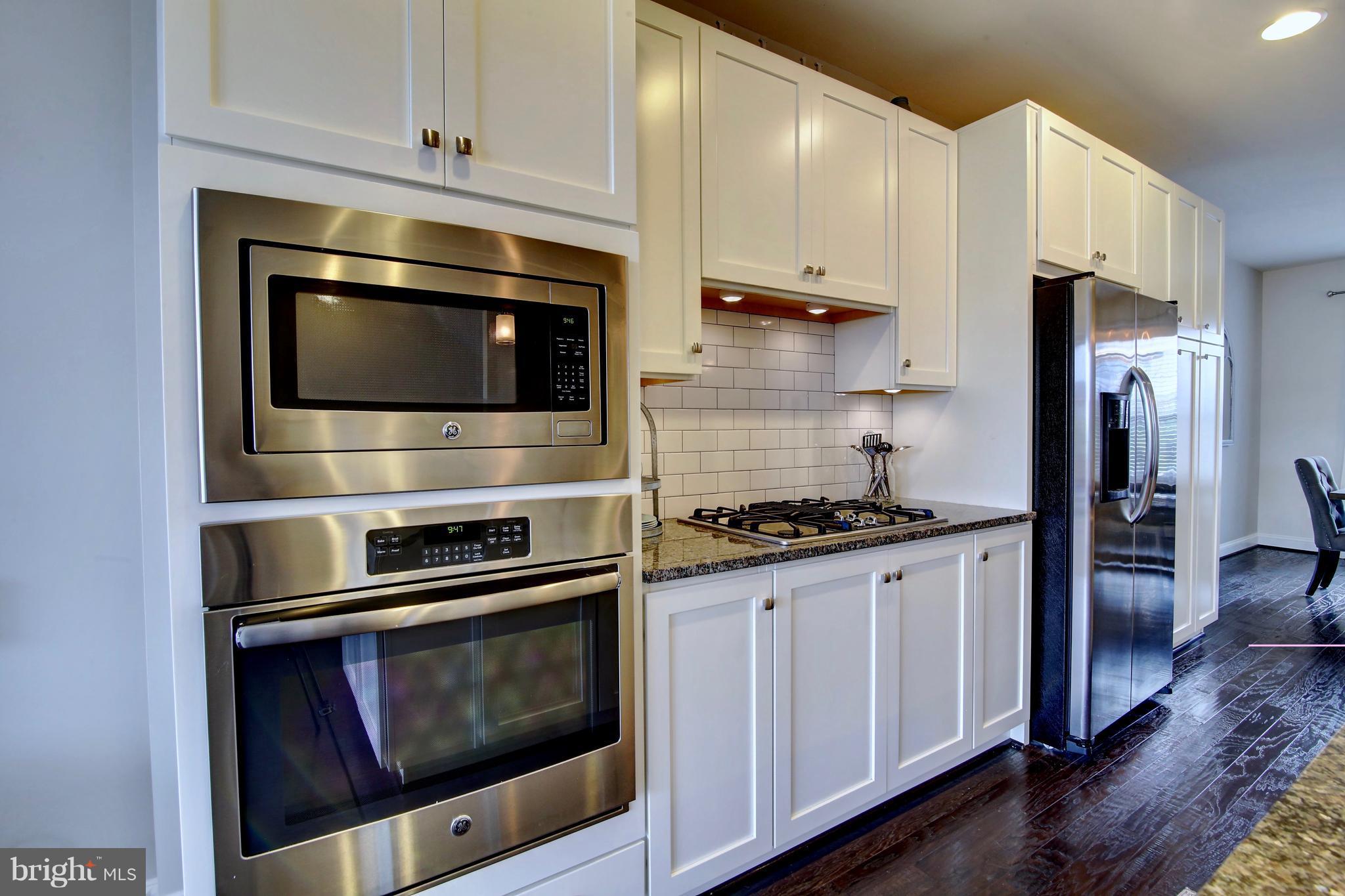 42249 Riggins Ridge Terrace Ashburn, VA 20148 - Photo 8 of 28 Kitchen