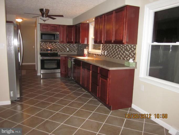 210 Rhett Lane Elkton, MD 21921 - Photo 12 of 25 Updated Kitchen-- Maple cabinets