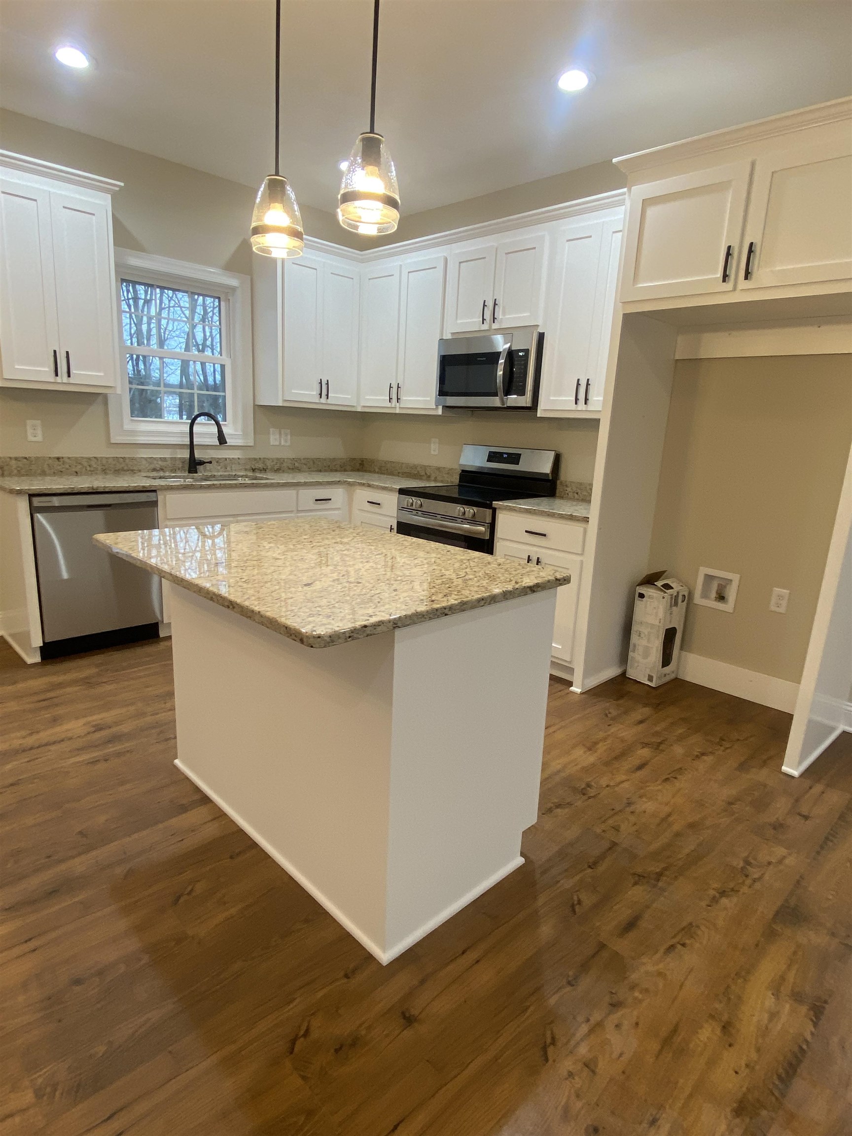129 Spring Ridge Drive Stuarts Draft, VA 24477 - Photo 4 of 13 Gallery Image 4