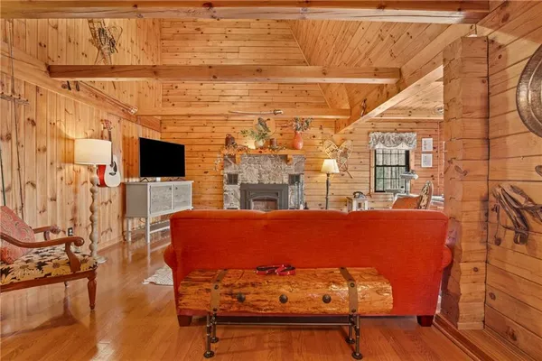 $550,000 | 1436 Peninsula Drive, Central City, PA 15926