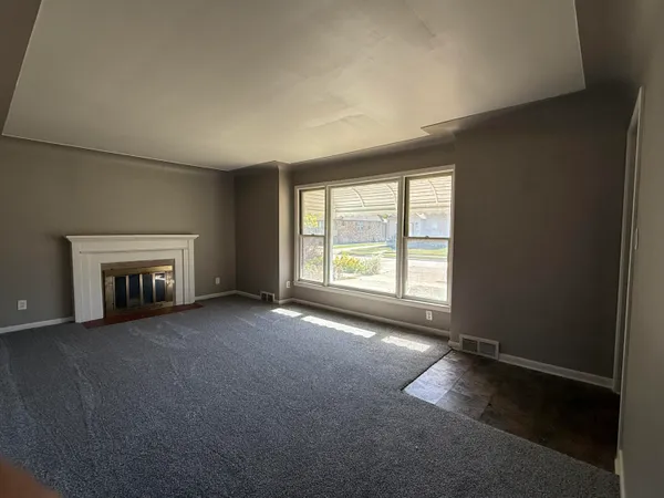 $165,000 | 15305 Evergreen Avenue, Eastpointe, MI 48021