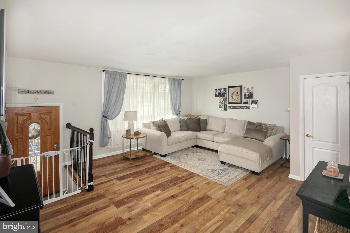 11812 Colman Road Philadelphia, PA 19154 - Photo 4 of 26 Gallery Image 4
