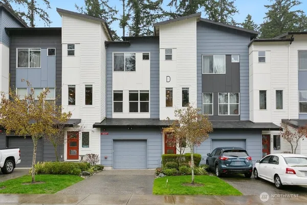 a car parked in front of a building