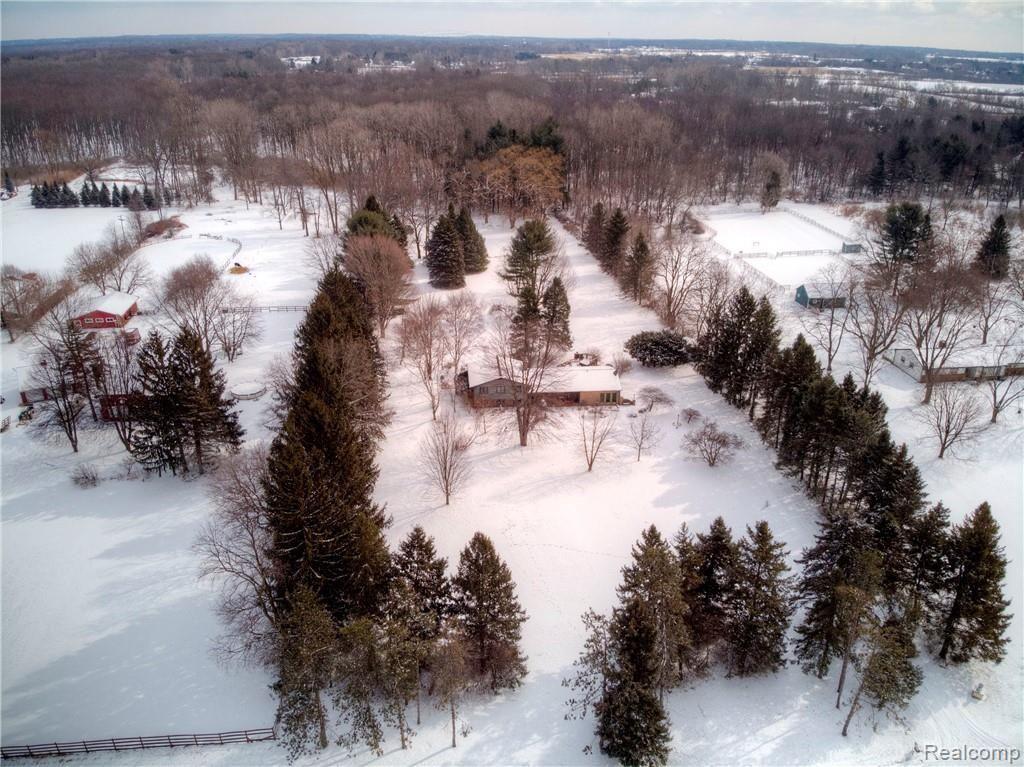 8232 Earhart Road South Lyon, MI 48178 - Photo 61 of 63 DJI_0059.jpg