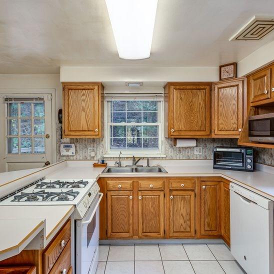 545 Wetzel Road Pittsburgh, PA 15209 - Photo 11 of 23