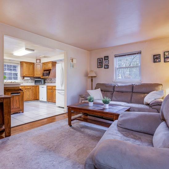 545 Wetzel Road Pittsburgh, PA 15209 - Photo 4 of 23