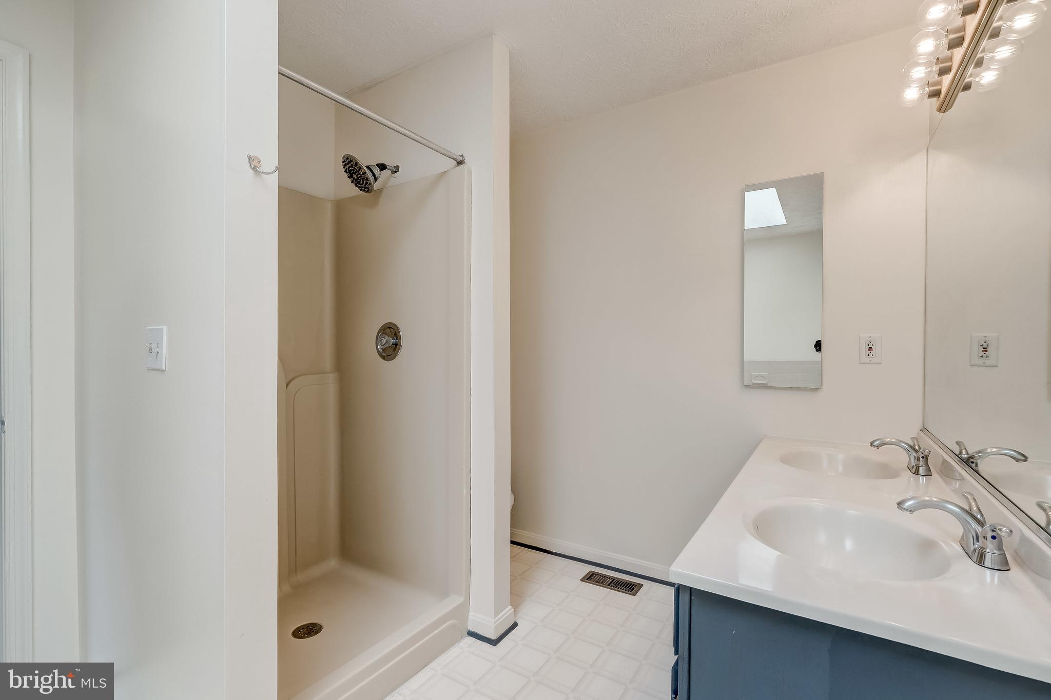 545 Fairmount Road Linthicum, MD 21090 - Photo 28 of 35 Master Bathroom Shower