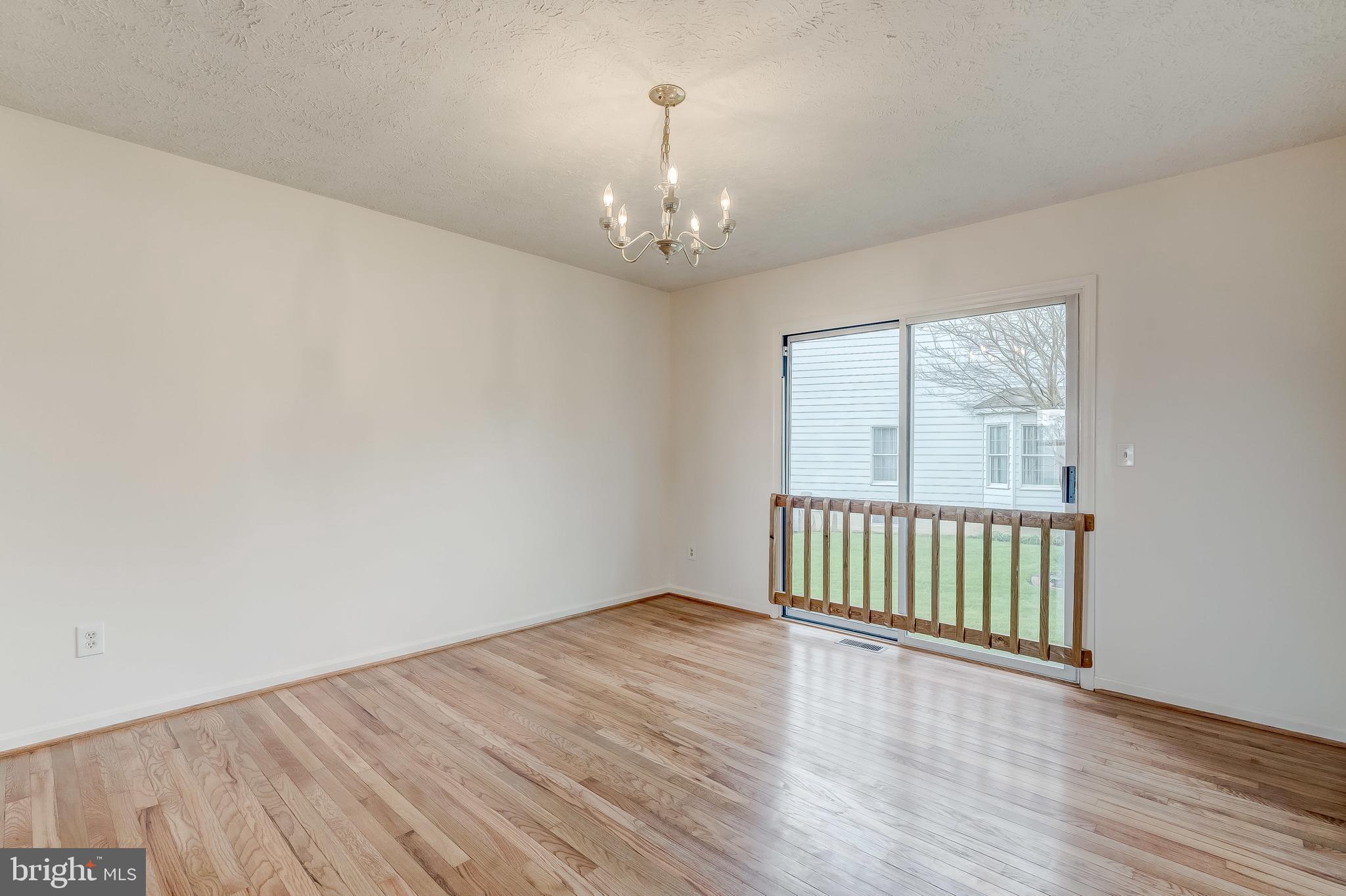 545 Fairmount Road Linthicum, MD 21090 - Photo 8 of 35 Dining Room