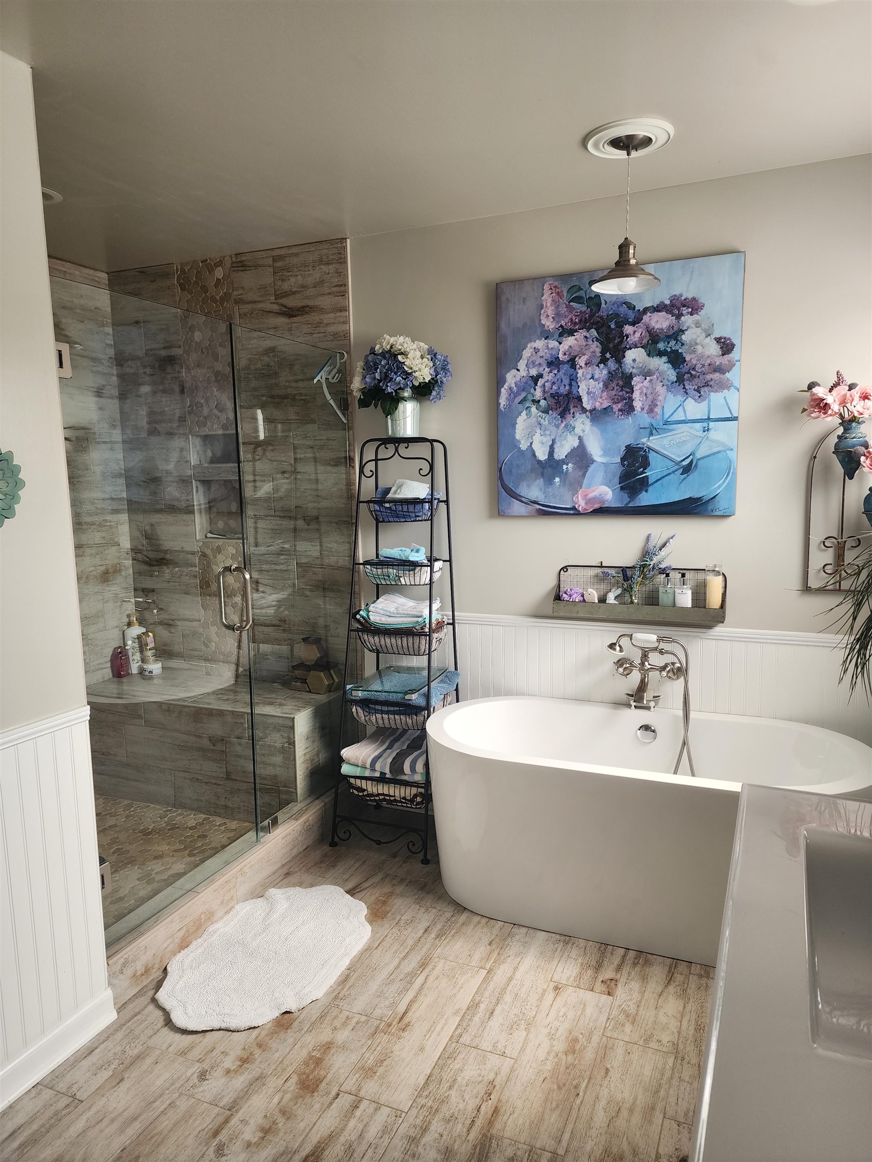 620 Old Road Counce, TN 38326 - Photo 24 of 32 a bathroom with a bathtub and a sink