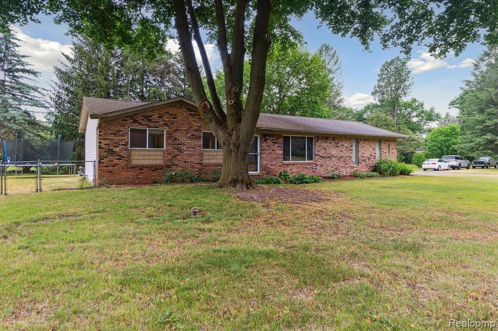 3005 West Commerce Road Milford, MI 48380 - Photo 2 of 54 Gallery Image 2