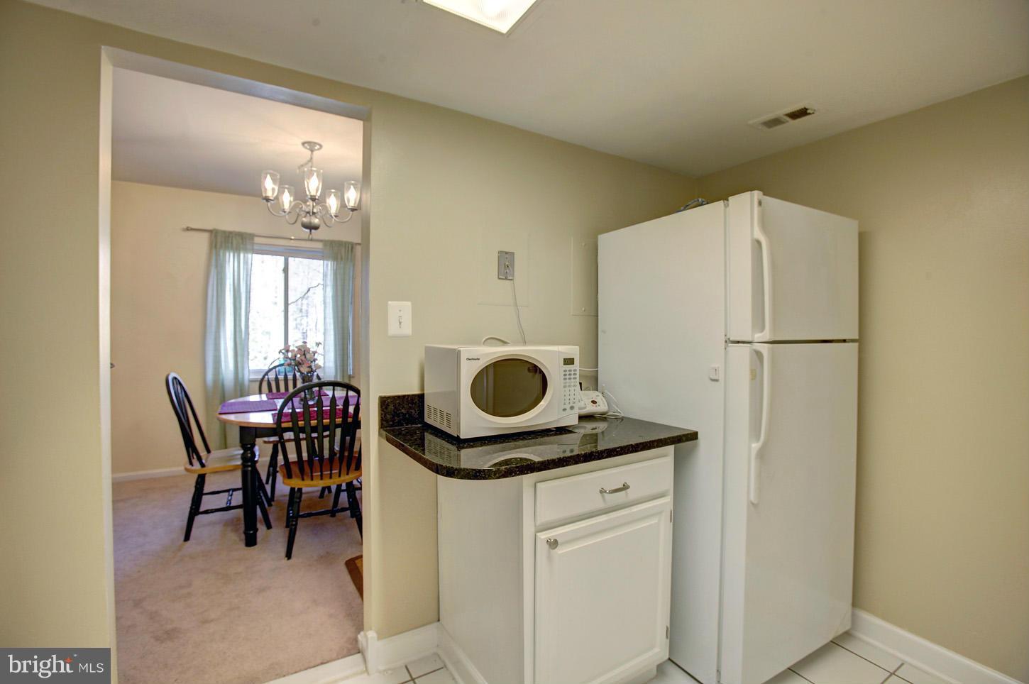 1523 Northgate Square, Unit 12B Reston, VA 20190 - Photo 9 of 26 Kitchen