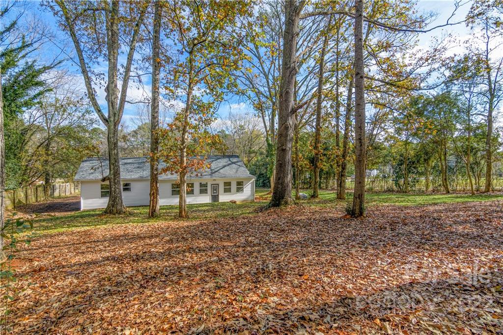990 Dunlap Roddey Road Rock Hill, SC 29730 - Photo 25 of 28 a view of a yard with a tree