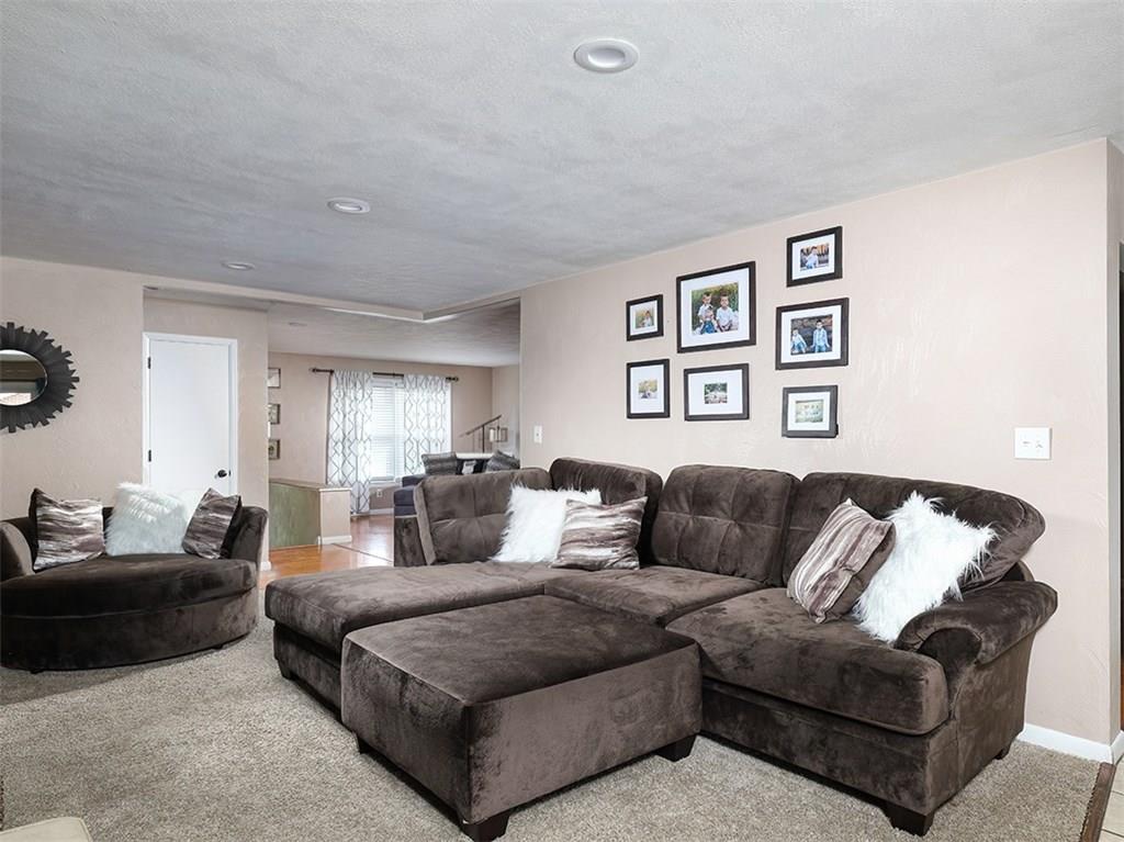 2164 Hulton Road Verona, PA 15147 - Photo 2 of 25 Gallery Image 2