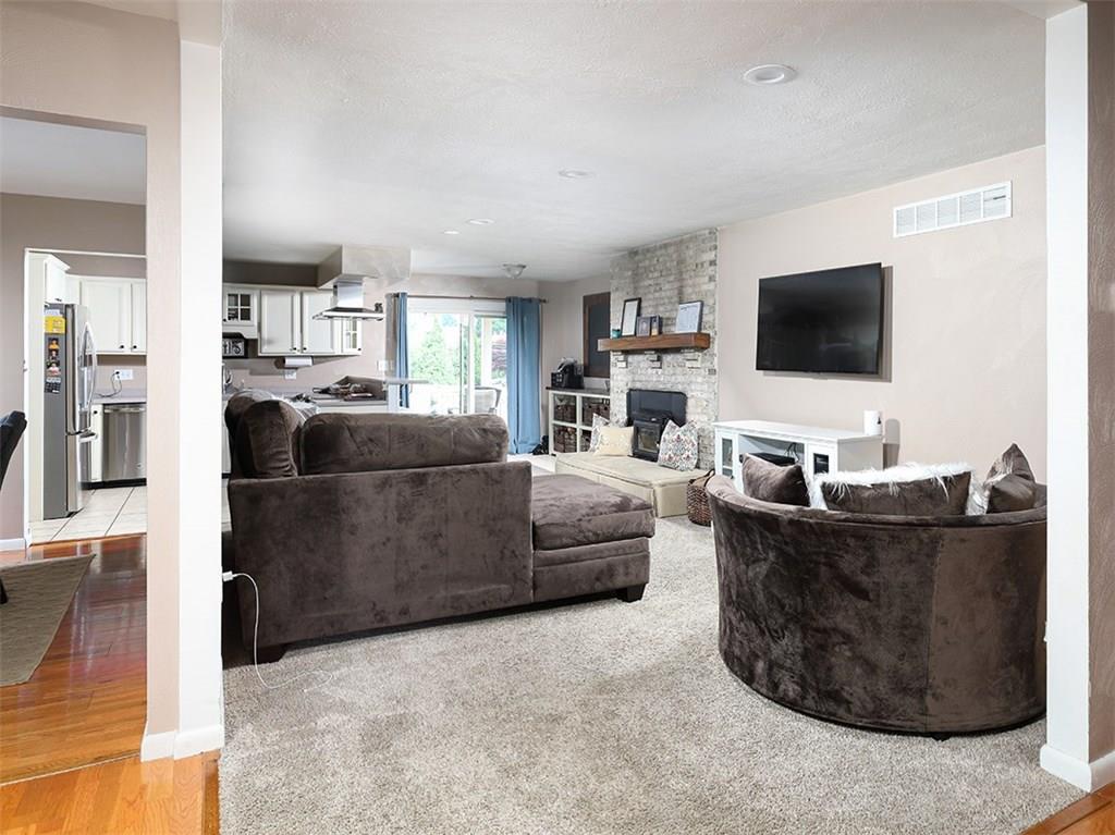 2164 Hulton Road Verona, PA 15147 - Photo 4 of 25 Gallery Image 4