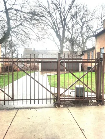 $169,900 | 2665 East 77th Street, Chicago, IL 60649