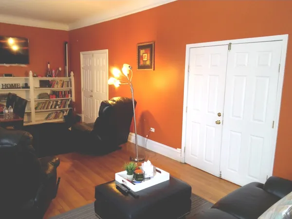 $169,900 | 2665 East 77th Street, Chicago, IL 60649
