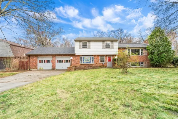 $499,999 | 371 Village Street, Medway, MA 02053