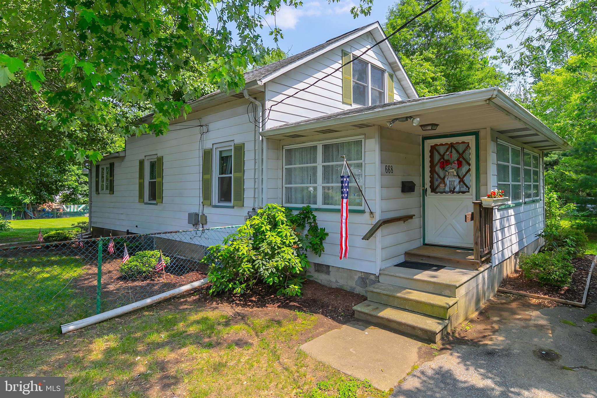 668 Tanyard Road Deptford, NJ 08096 - Photo 1 of 18