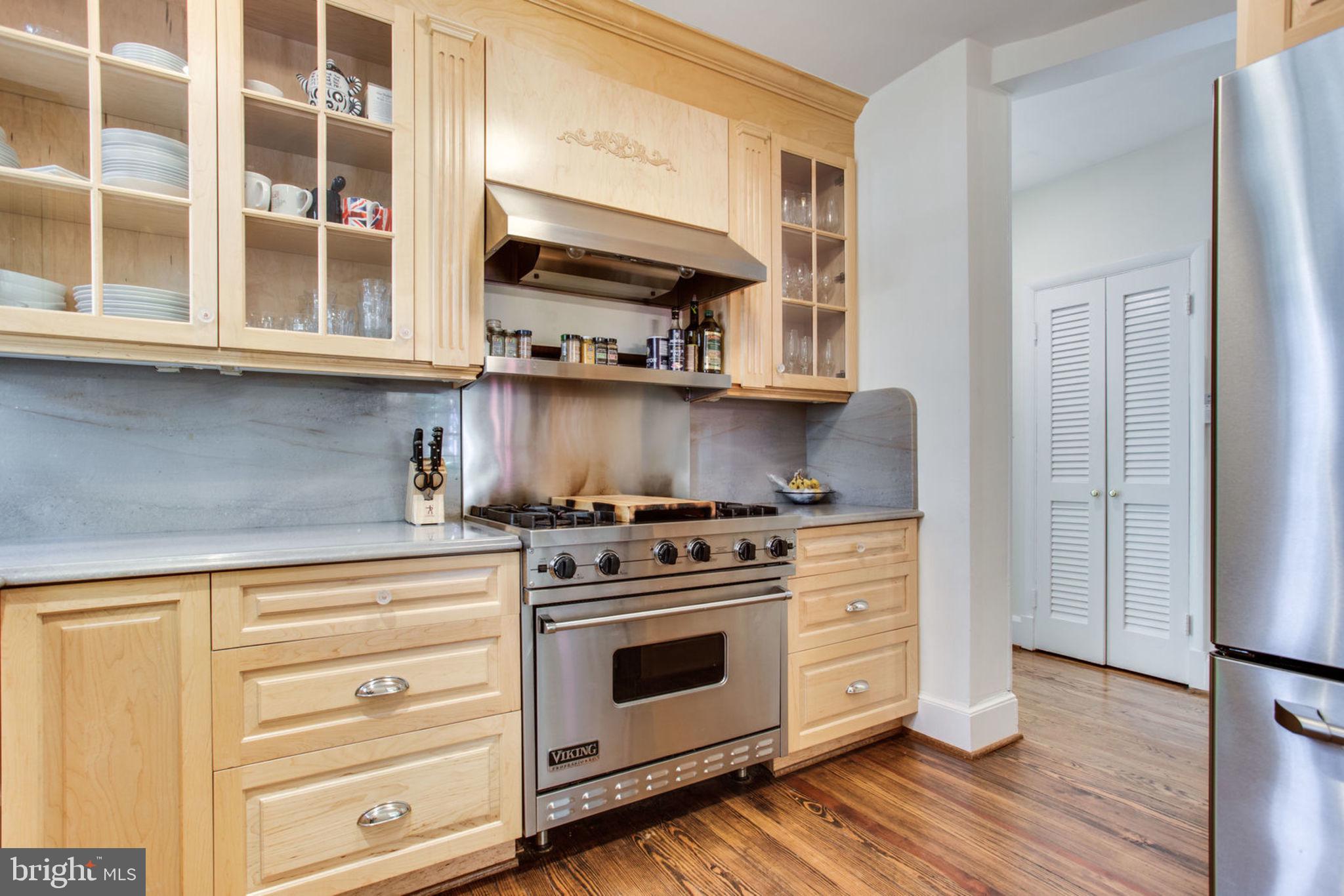 5023 Reno Road Northwest Washington, DC 20008 - Photo 9 of 33 Professional quality Viking stove