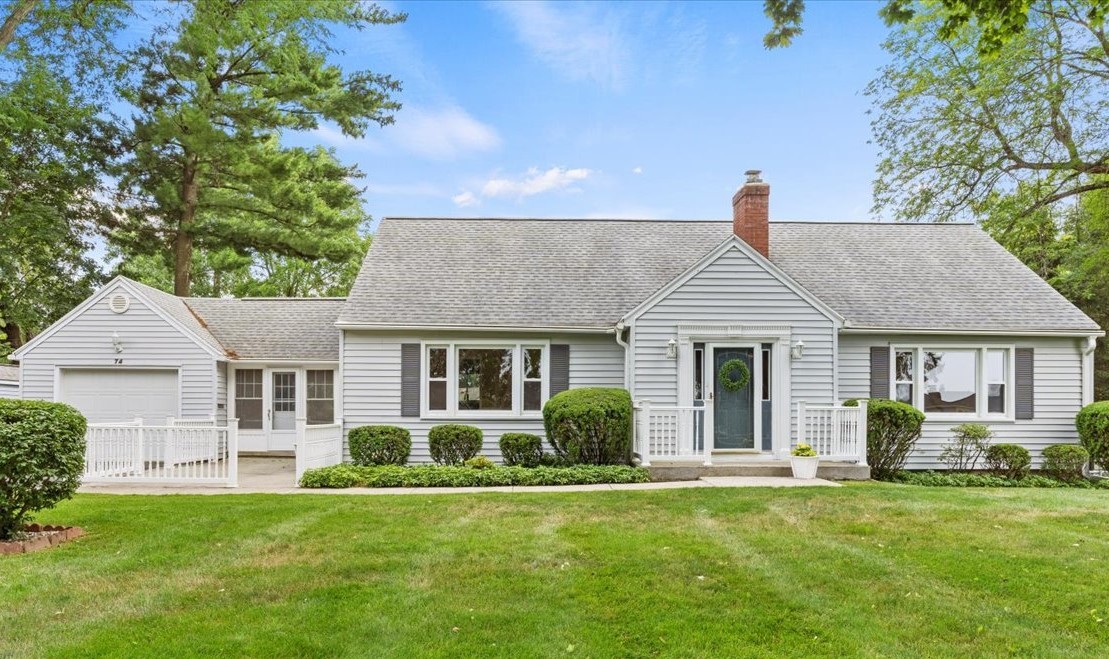 74 Hotchkiss Circle, Penfield, NY 14526 Compass