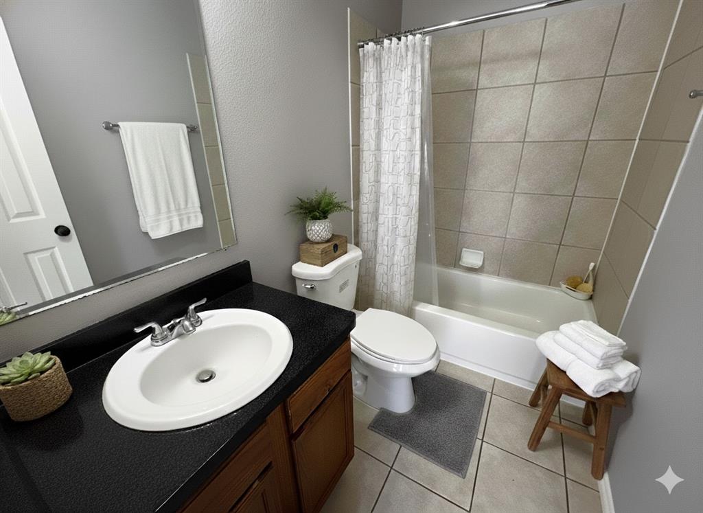 1707 Tina Marie Road, Unit A Arlington, TX 76012 - Photo 8 of 34 Full bath with virtual staging