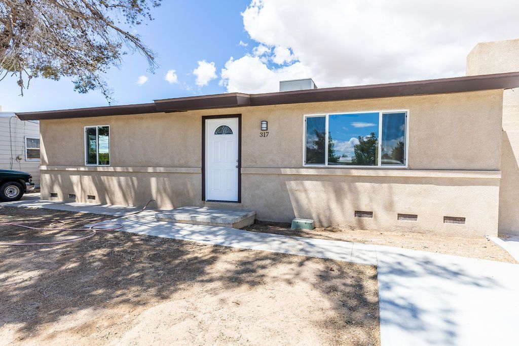 317 North Norma Street Ridgecrest, CA 93555 - Photo 3 of 24