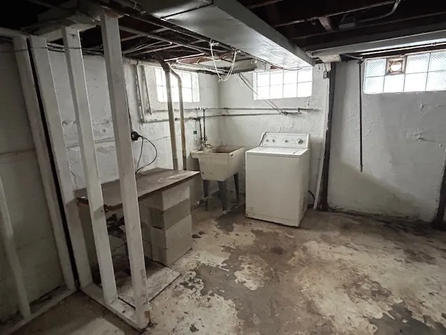 a view of a storage & utility room