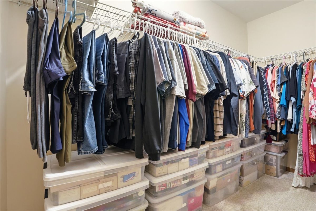 3413 Harbor Ridge Drive Zion, IL 60099 - Photo 20 of 37 a view of walk in closet with clothes