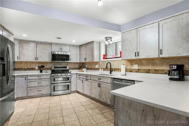 $829,000 | 30383 Bullock Drive, Gravois Mills, MO 65037