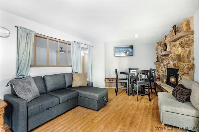 $829,000 | 30383 Bullock Drive, Gravois Mills, MO 65037