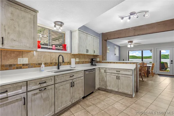 $829,000 | 30383 Bullock Drive, Gravois Mills, MO 65037