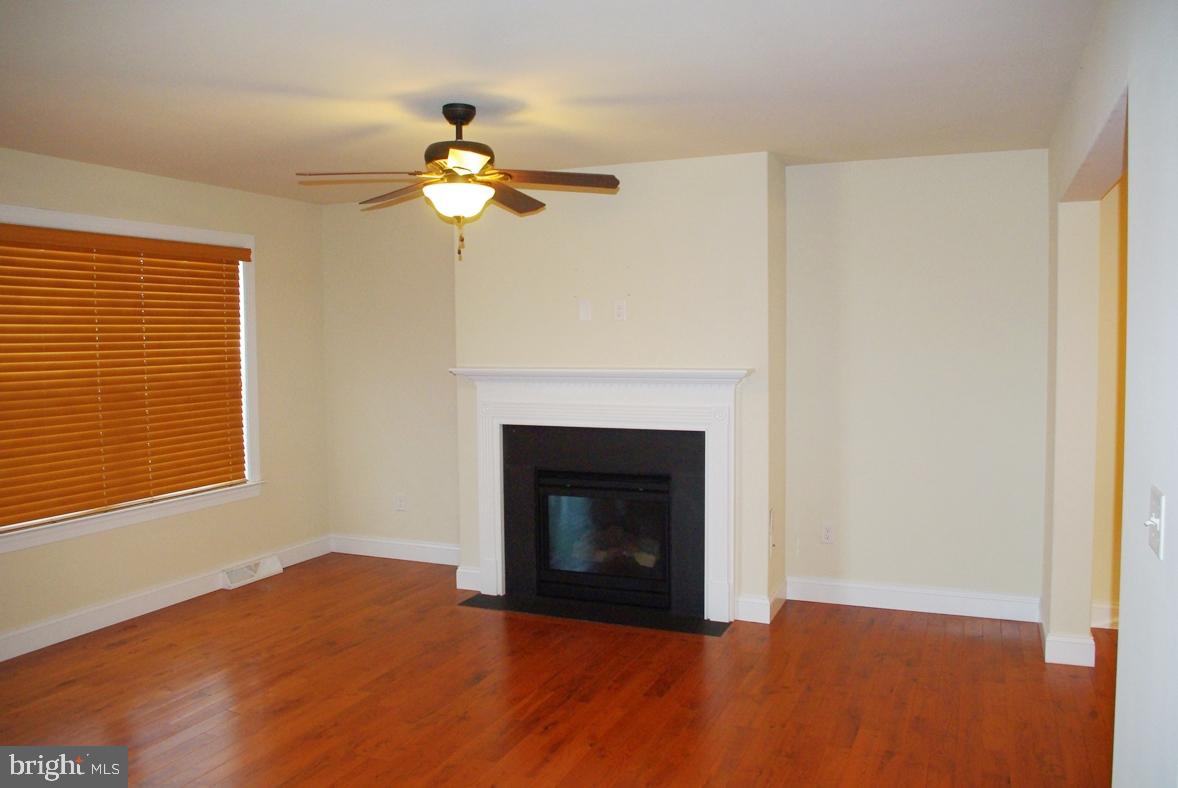 405 Riviera Street Mount Wolf, PA 17347 - Photo 7 of 36 Gallery Image 7
