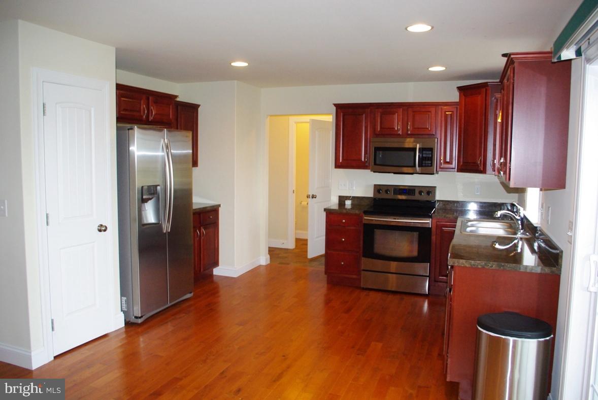 405 Riviera Street Mount Wolf, PA 17347 - Photo 10 of 36 Gallery Image 10