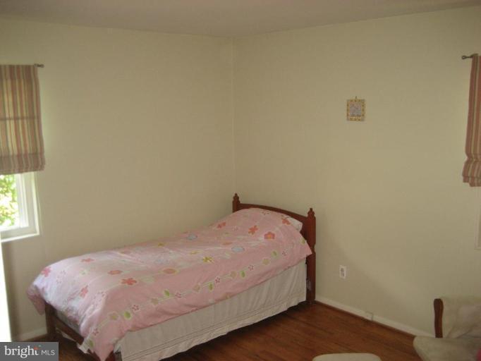 7510 Hamlet Street Springfield, VA 22151 - Photo 7 of 22 Bedroom #2