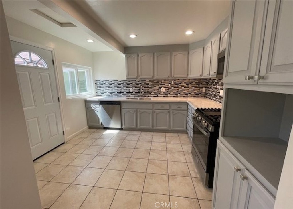 10539 Tinker Avenue Tujunga, CA 91042 - Photo 16 of 20