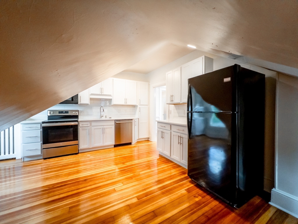 100 Chestnut Avenue, Unit 3 Boston, MA 02130 - Photo 8 of 27