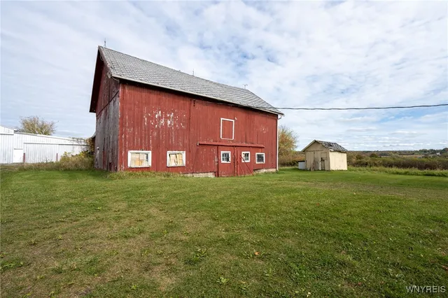 $749,900 | 13050 Big Tree Road, Wales, NY 14037